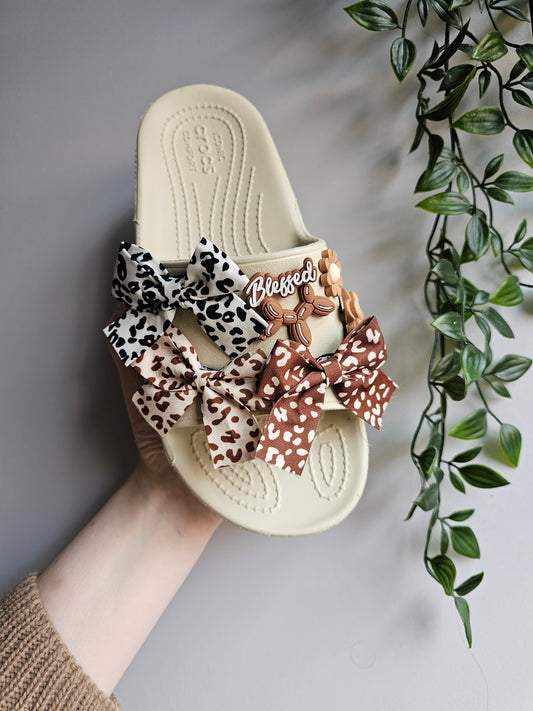 Mini leopard print shoe bows