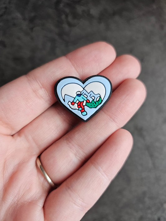 Skiing heart shoe charm- 969