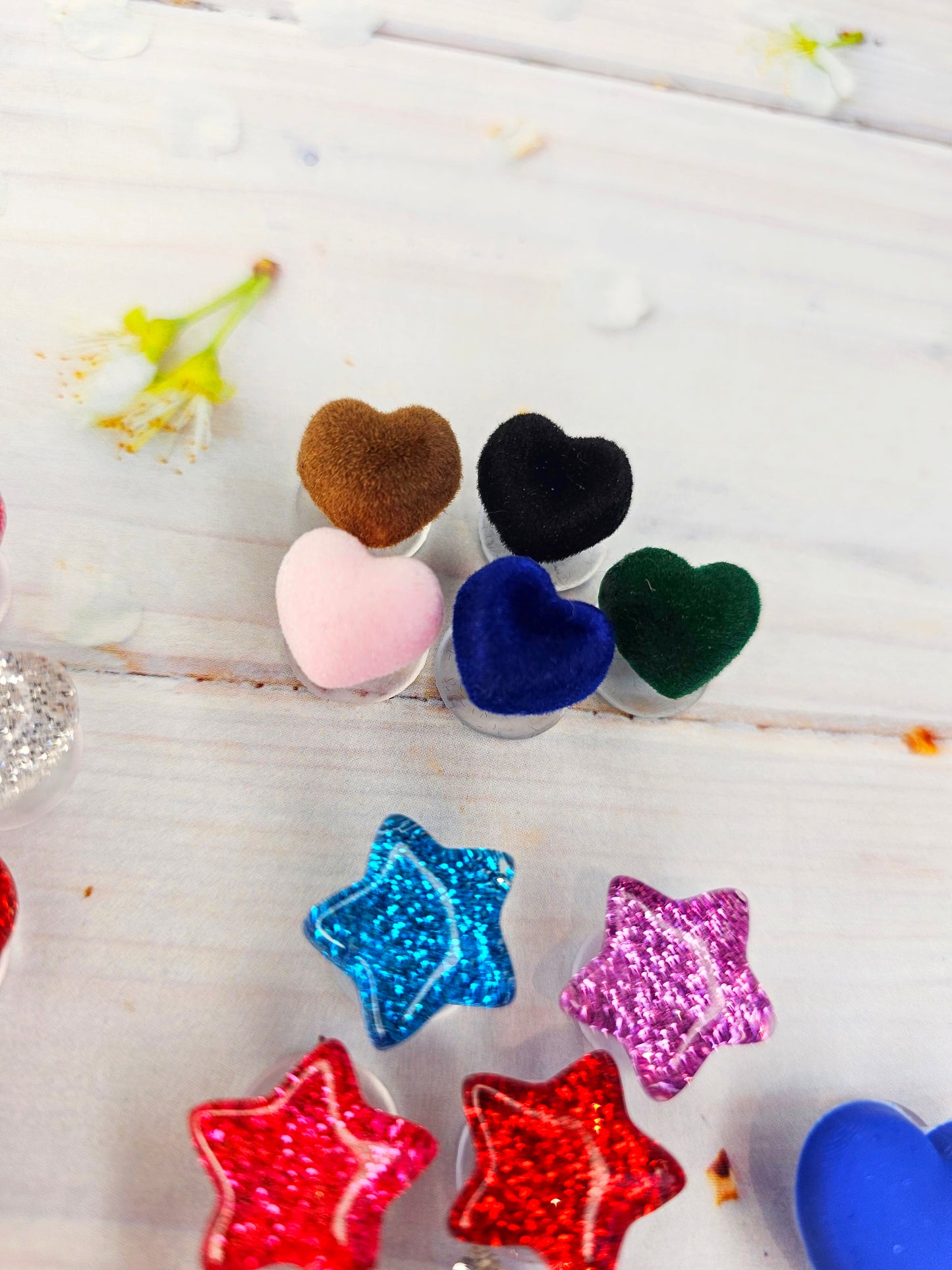 Glitter, velvet shoe charm, gap fillers