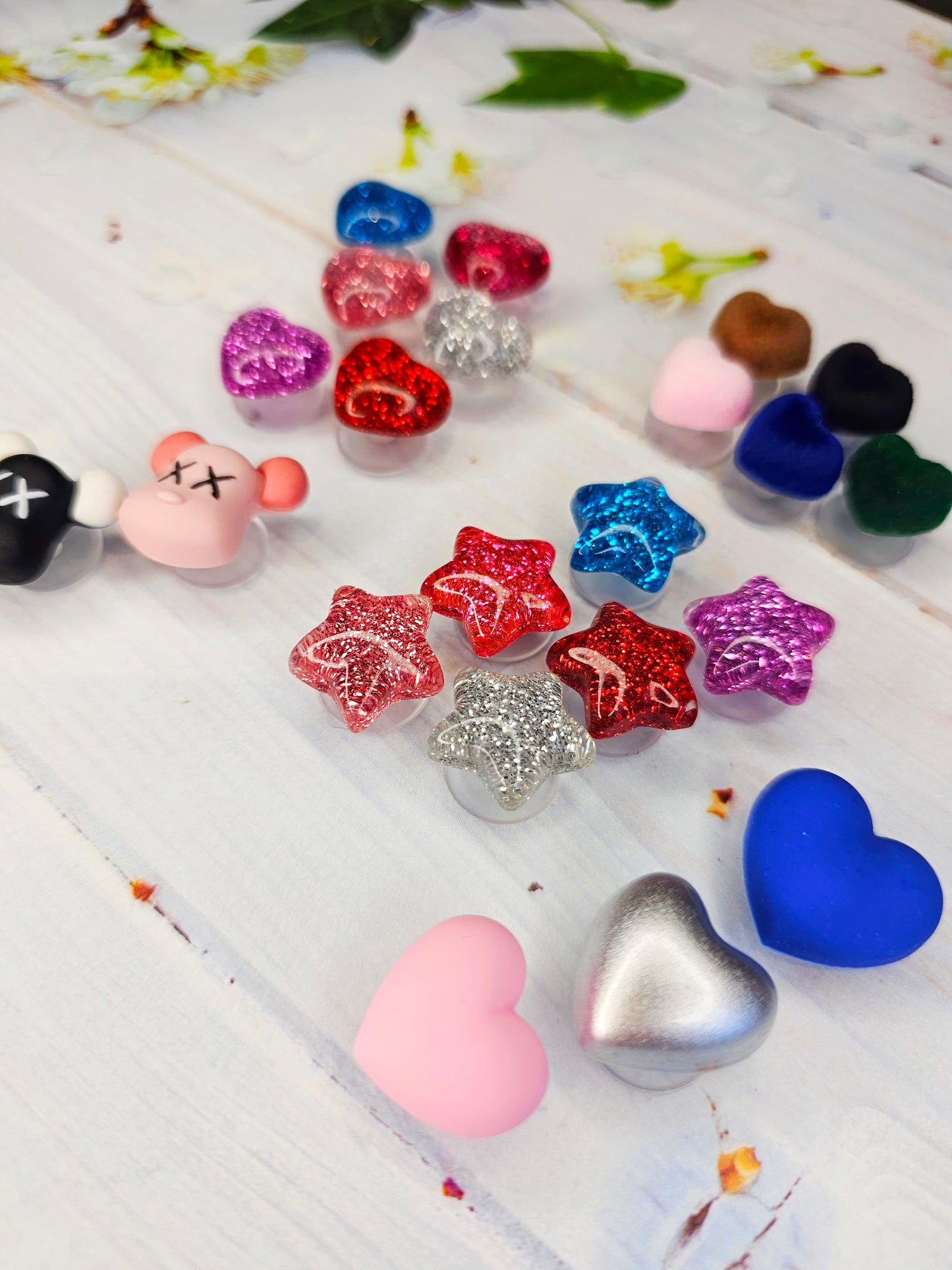 Glitter, velvet shoe charm, gap fillers